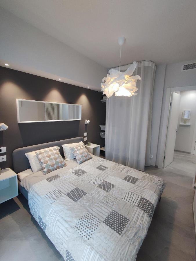 New Apartment In Historical Center Near Lake Riva del Garda Kültér fotó