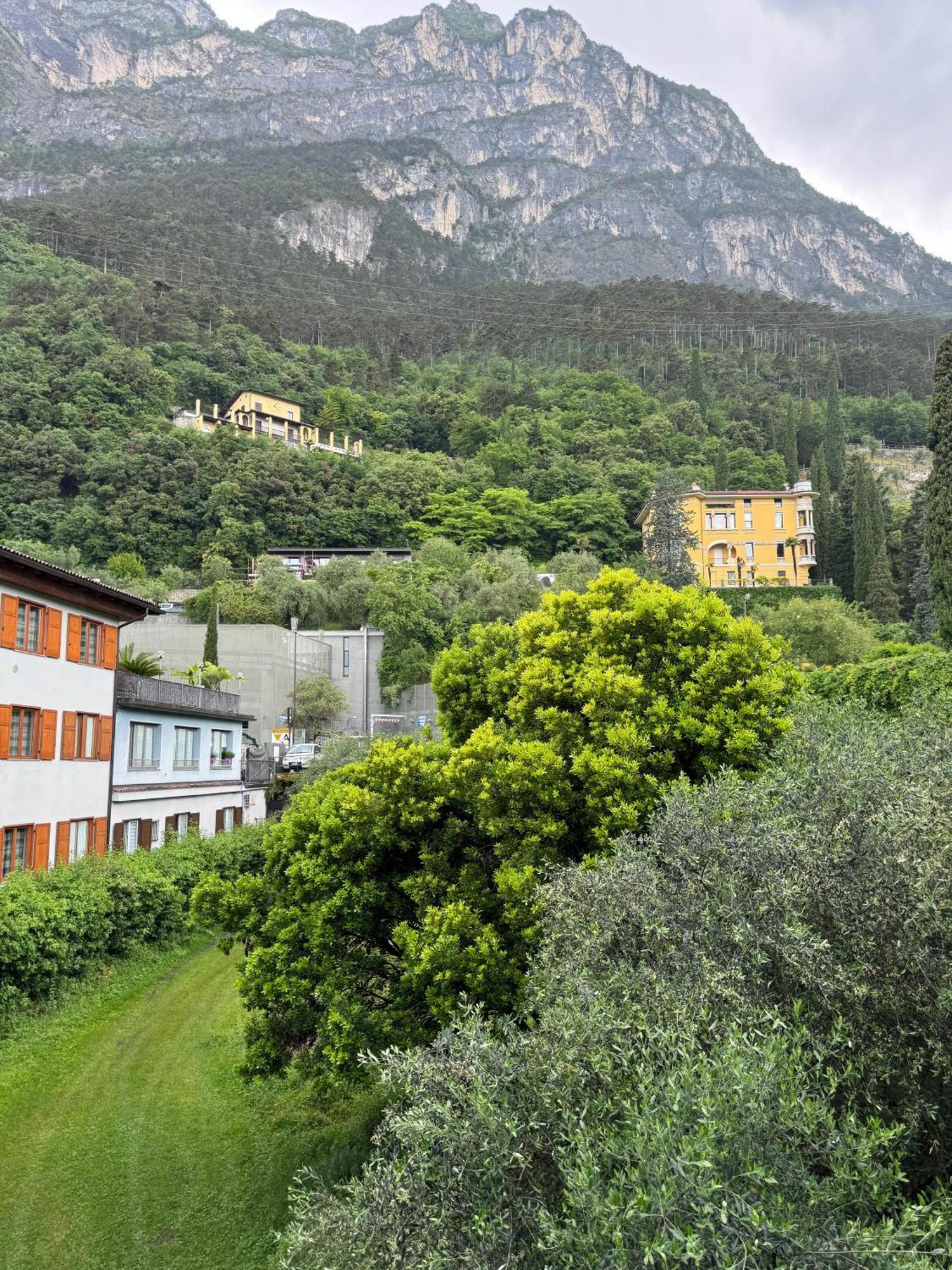 New Apartment In Historical Center Near Lake Riva del Garda Kültér fotó