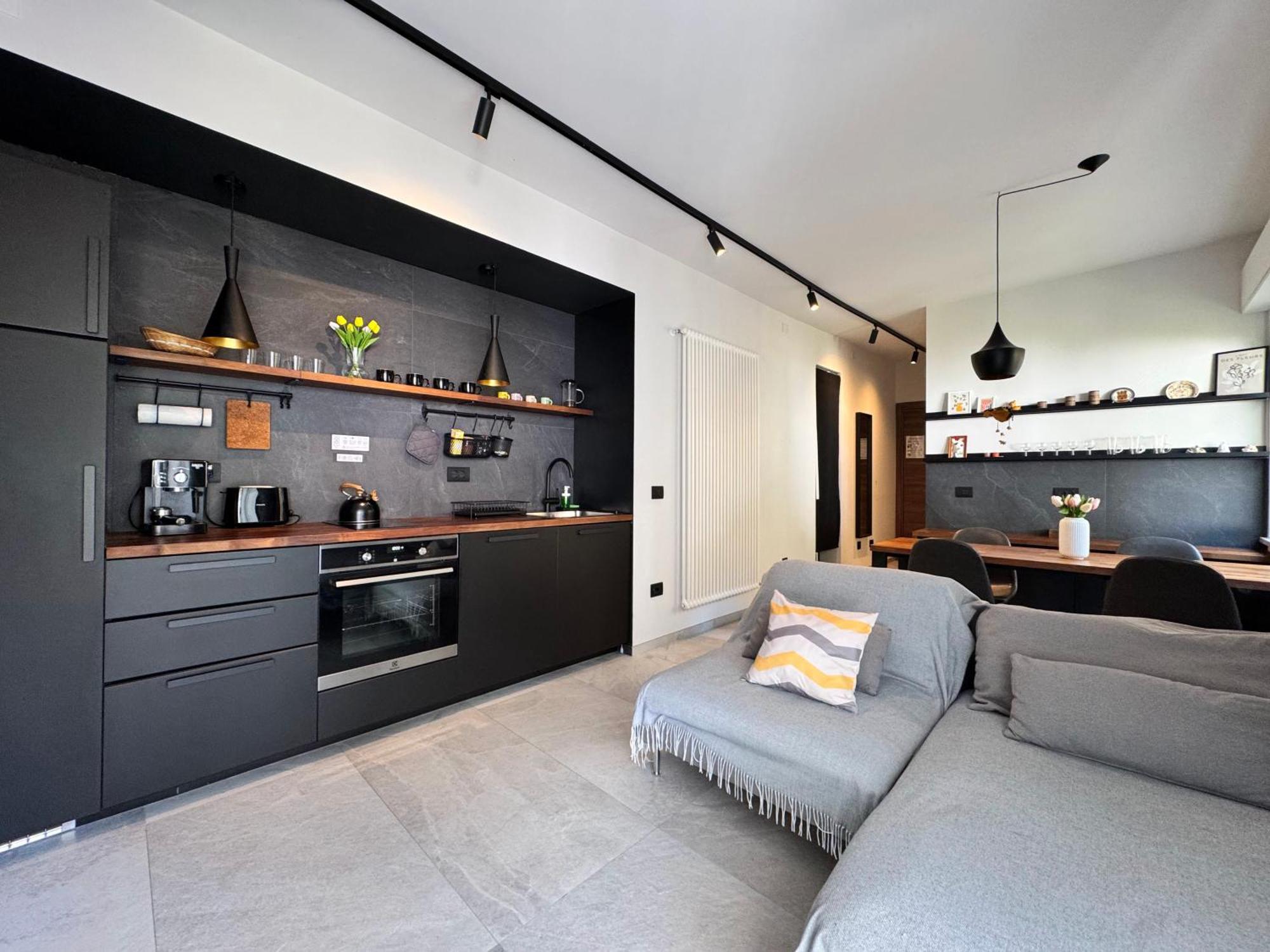 New Apartment In Historical Center Near Lake Riva del Garda Kültér fotó