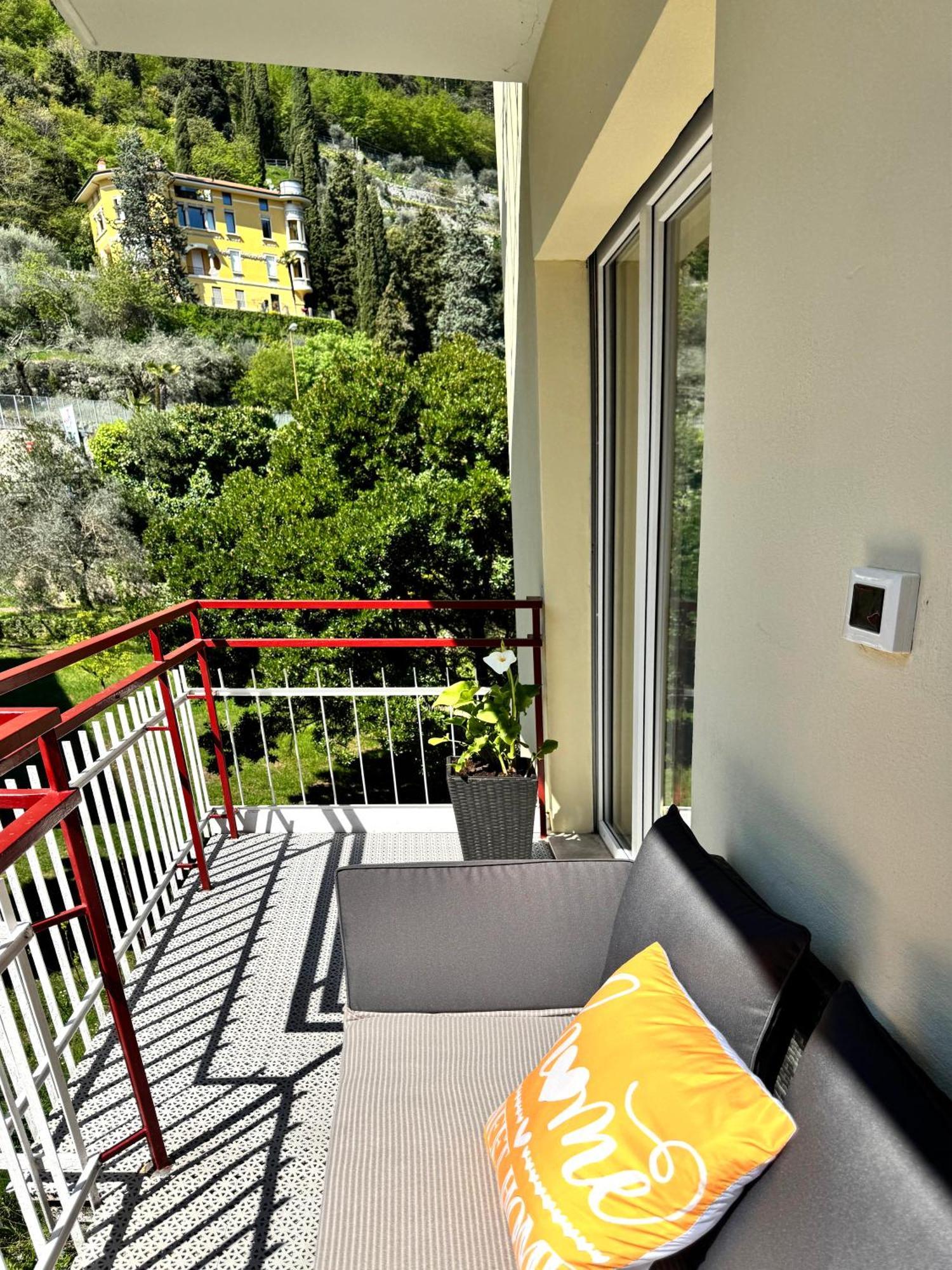 New Apartment In Historical Center Near Lake Riva del Garda Kültér fotó